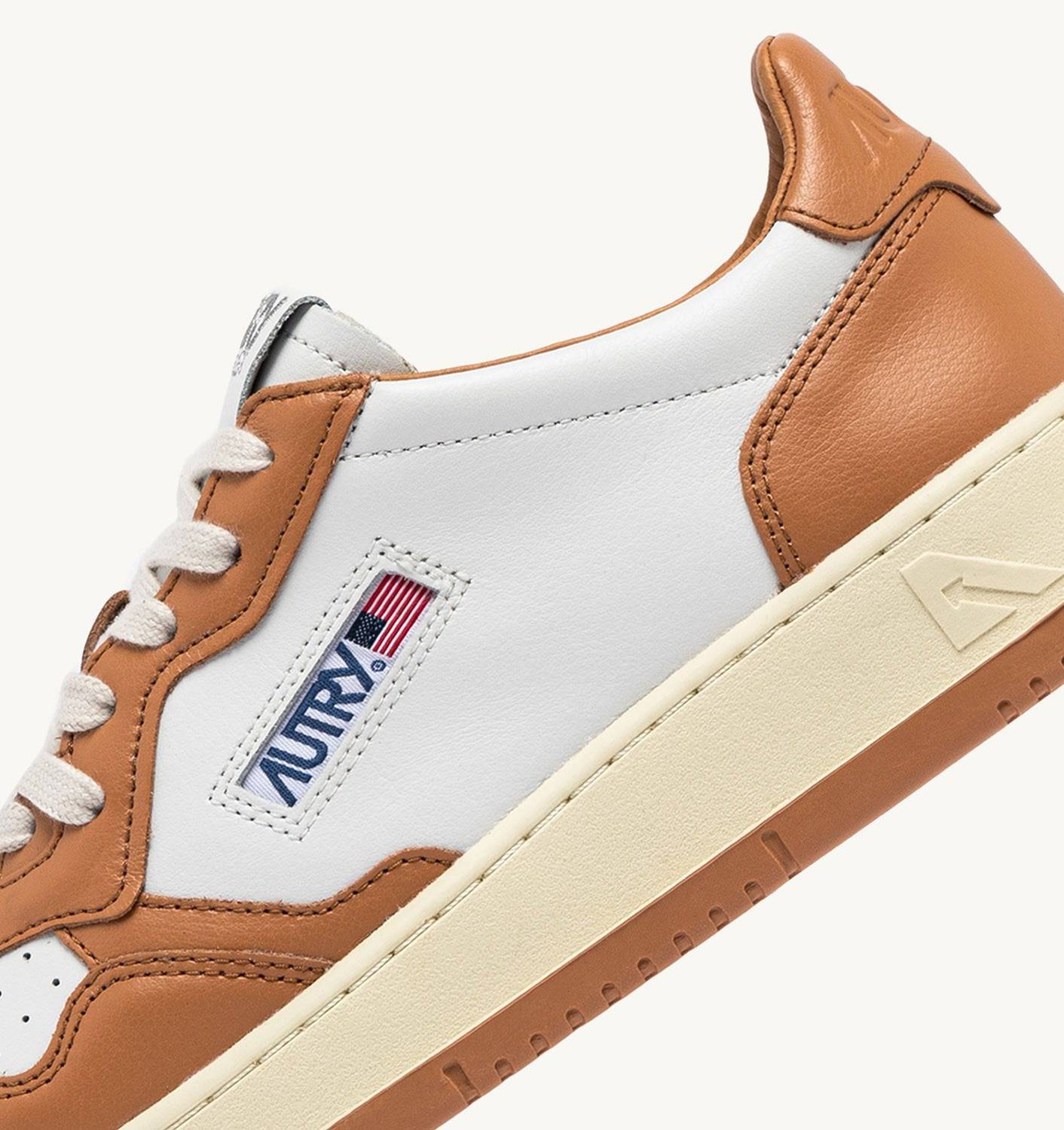SNEAKERS MEDALIST LOW BICOLOR IN PELLE BIANCA E SAND STORM