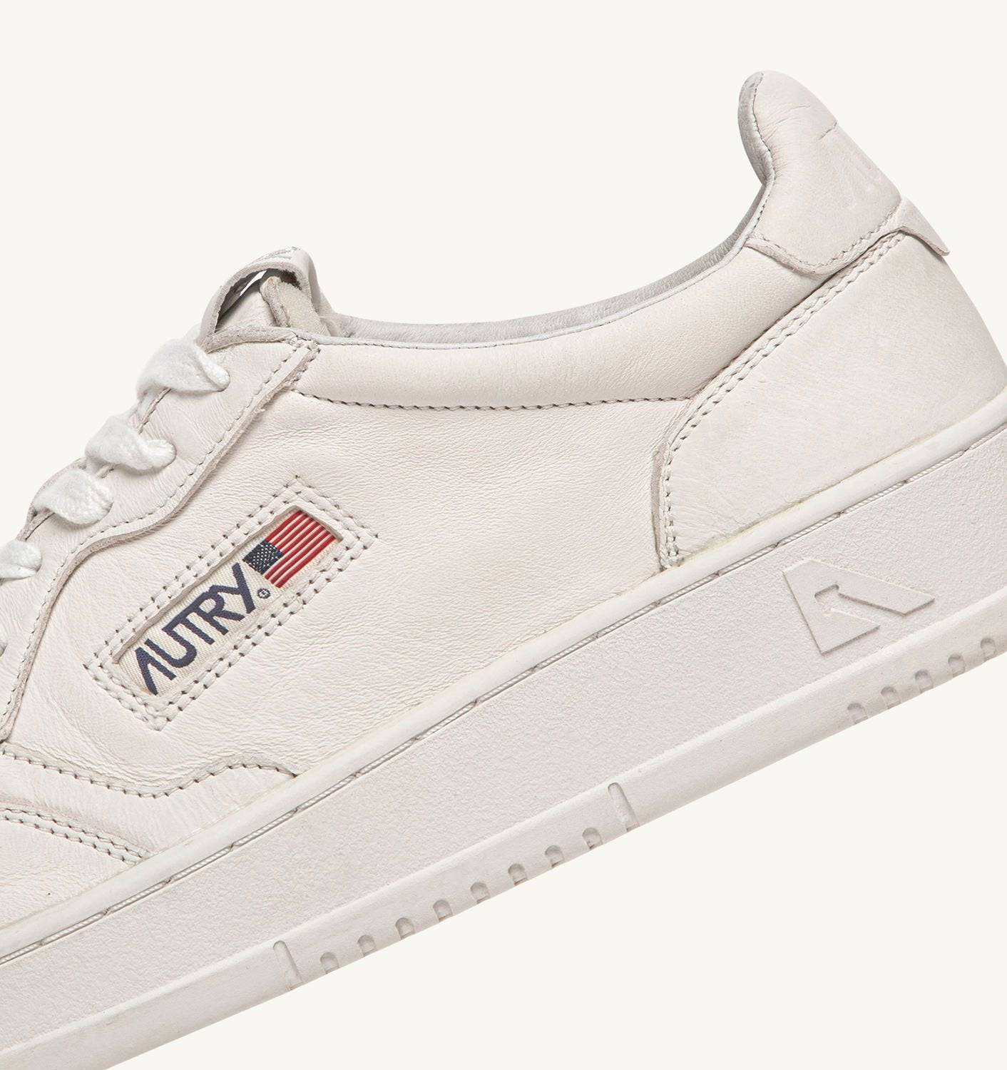 SNEAKERS MEDALIST LOW IN NAPPA BIANCA
