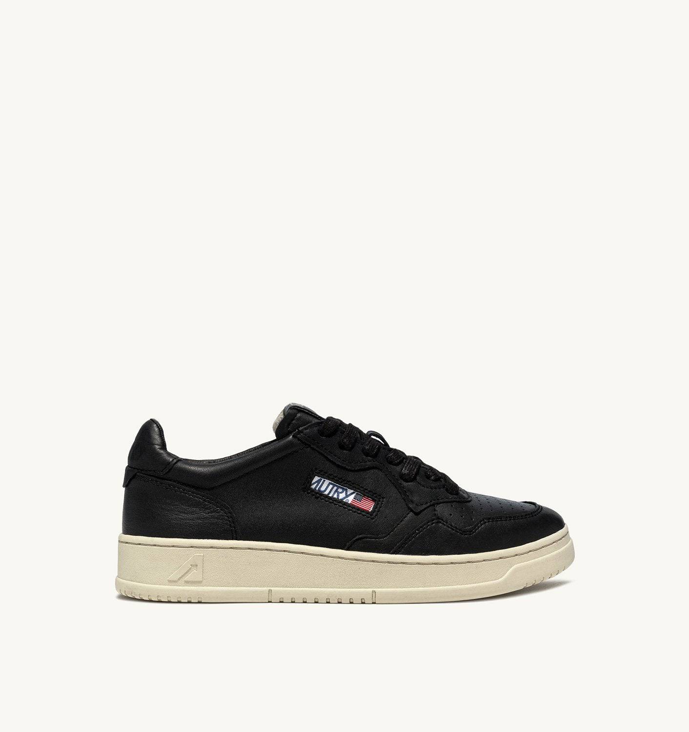 SNEAKERS MEDALIST LOW IN NAPPA NERA SUPER SOFT