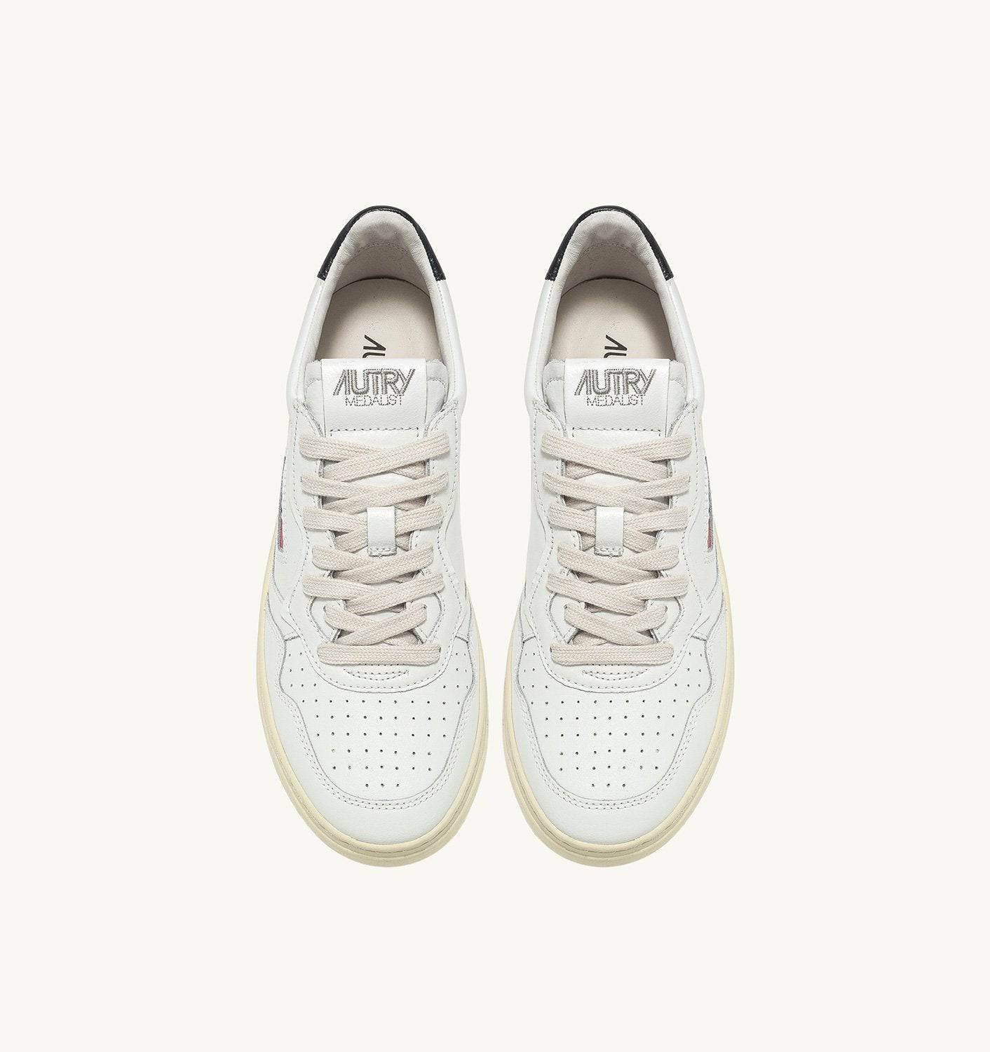 SNEAKERS MEDALIST LOW IN PELLE BIANCA E NERA