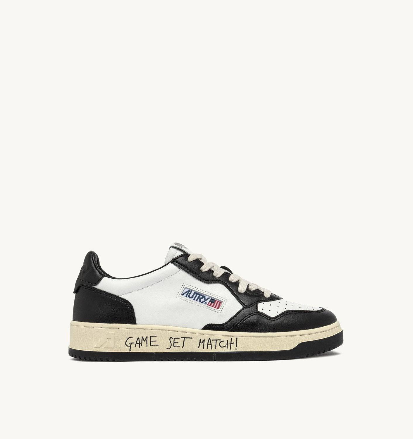 SNEAKERS MEDALIST LOW IN PELLE BIANCA E NERA CON LETTERING
