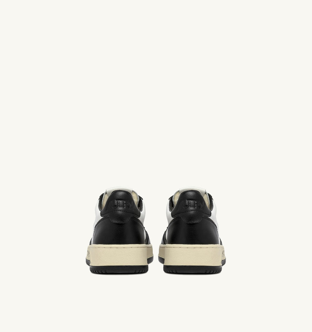 SNEAKERS MEDALIST LOW IN PELLE BIANCA E NERA CON LETTERING