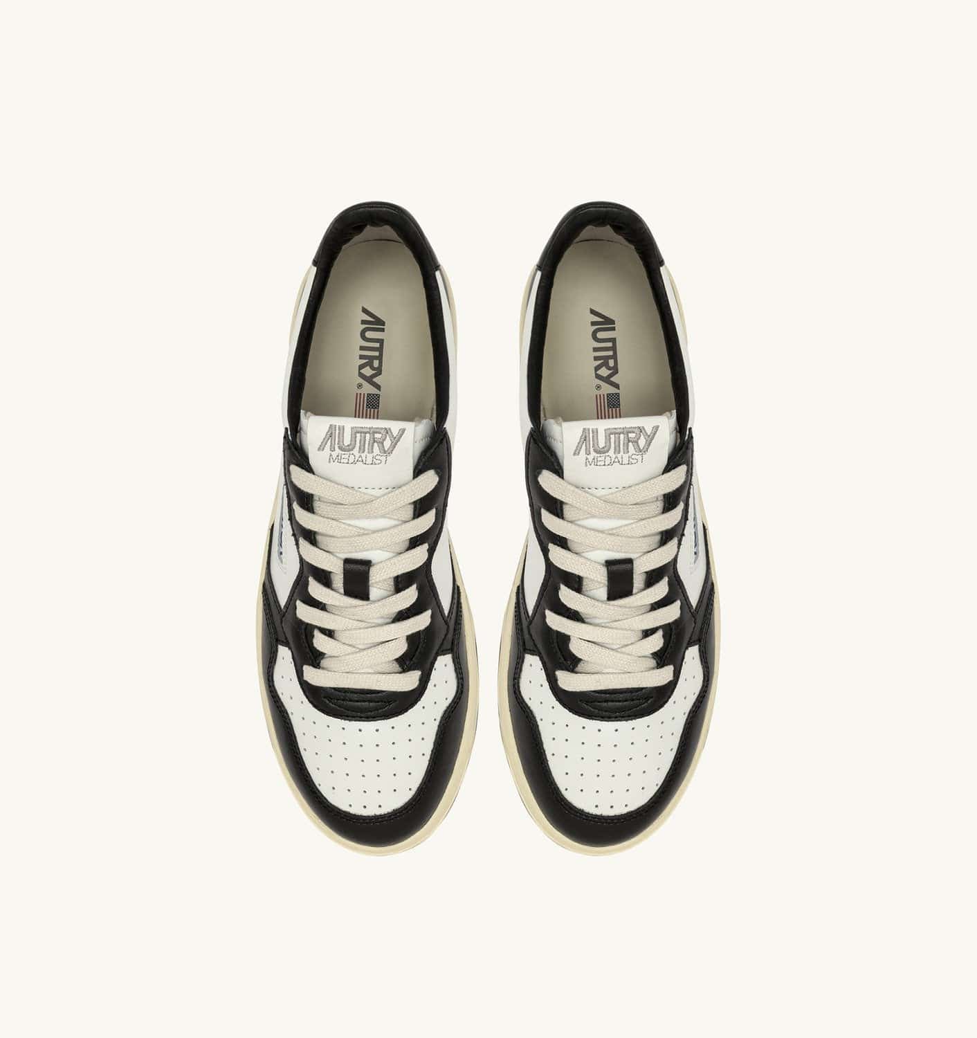 SNEAKERS MEDALIST LOW IN PELLE BIANCA E NERA CON LETTERING