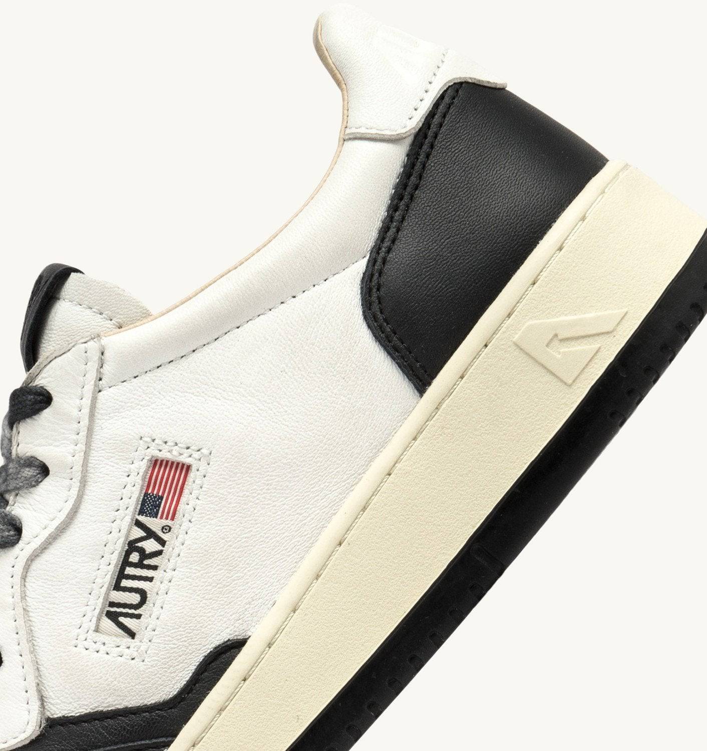 SNEAKERS MEDALIST LOW IN PELLE BIANCA E NERO