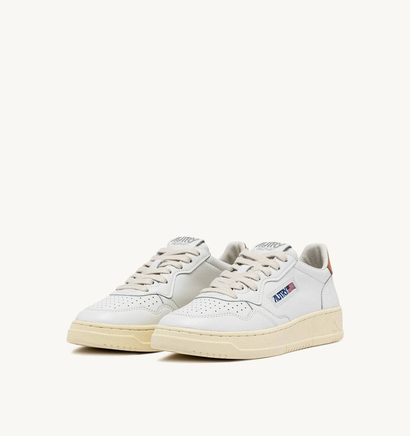 SNEAKERS MEDALIST LOW IN PELLE COLORE BIANCO E SANDSTORM