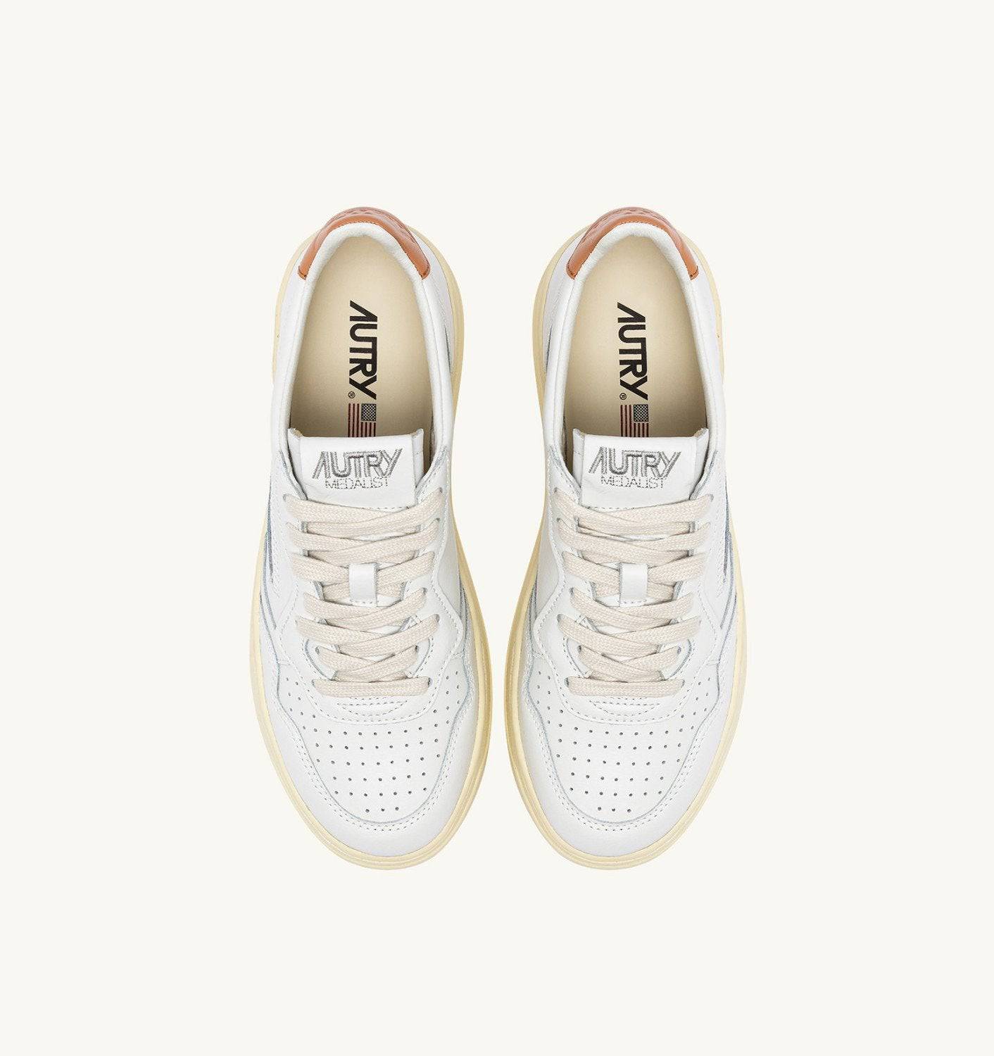 SNEAKERS MEDALIST LOW IN PELLE COLORE BIANCO E SANDSTORM