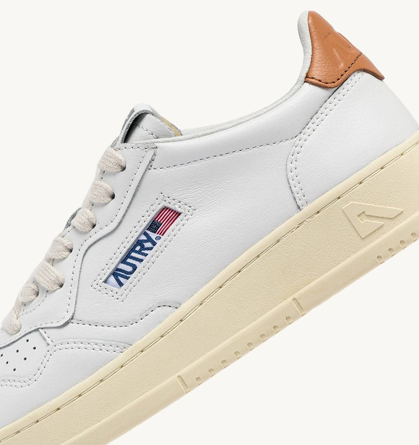 SNEAKERS MEDALIST LOW IN PELLE COLORE BIANCO E SANDSTORM