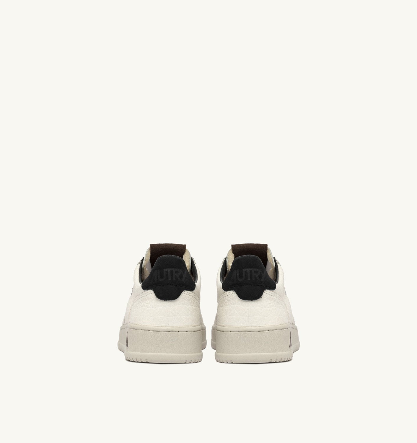 SNEAKERS MEDALIST LOW IN PELLE E DETTAGLI PINECONE E NERO