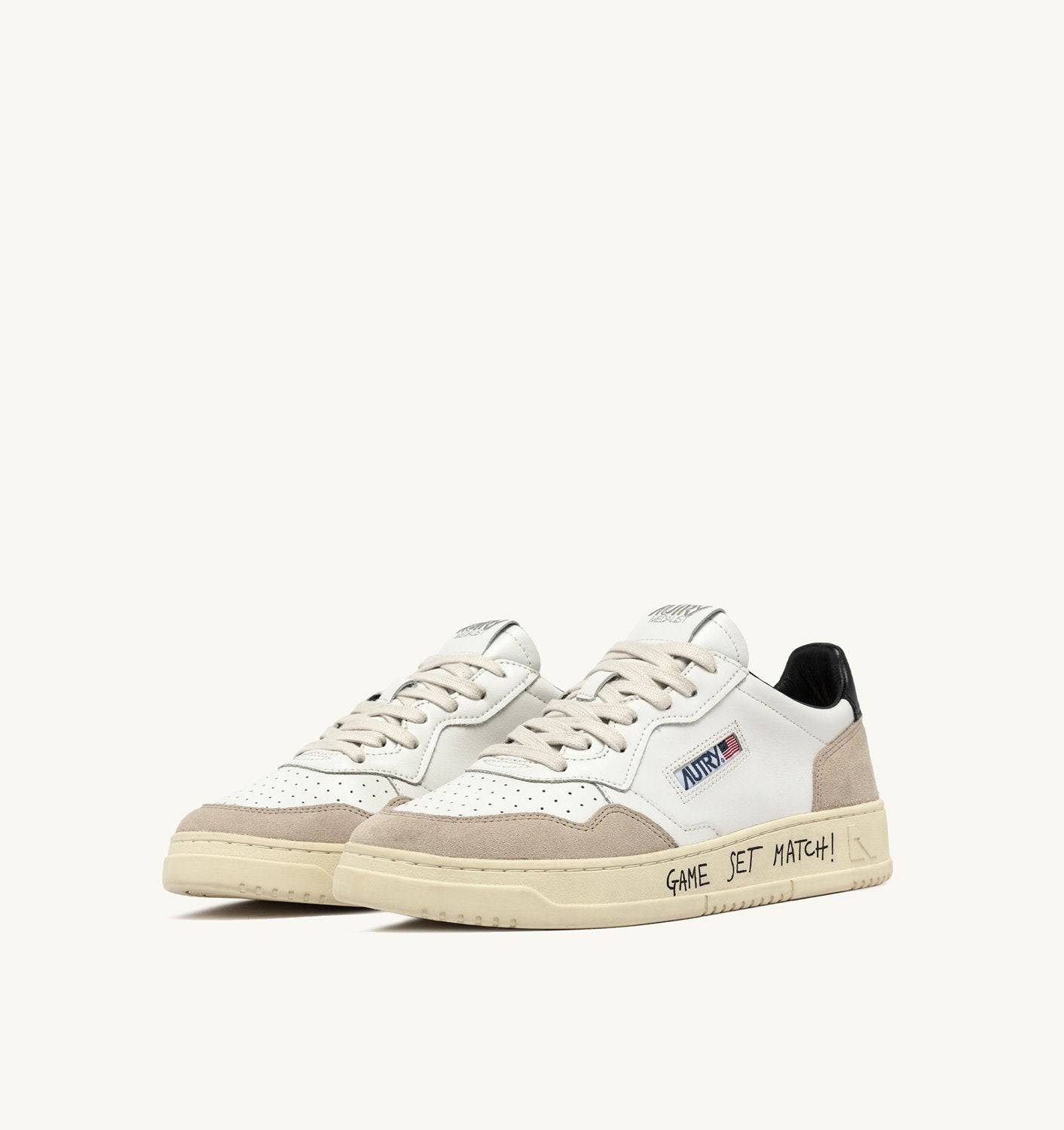 SNEAKERS MEDALIST LOW IN PELLE E SUEDE BIANCA E NERA CON LETTERING