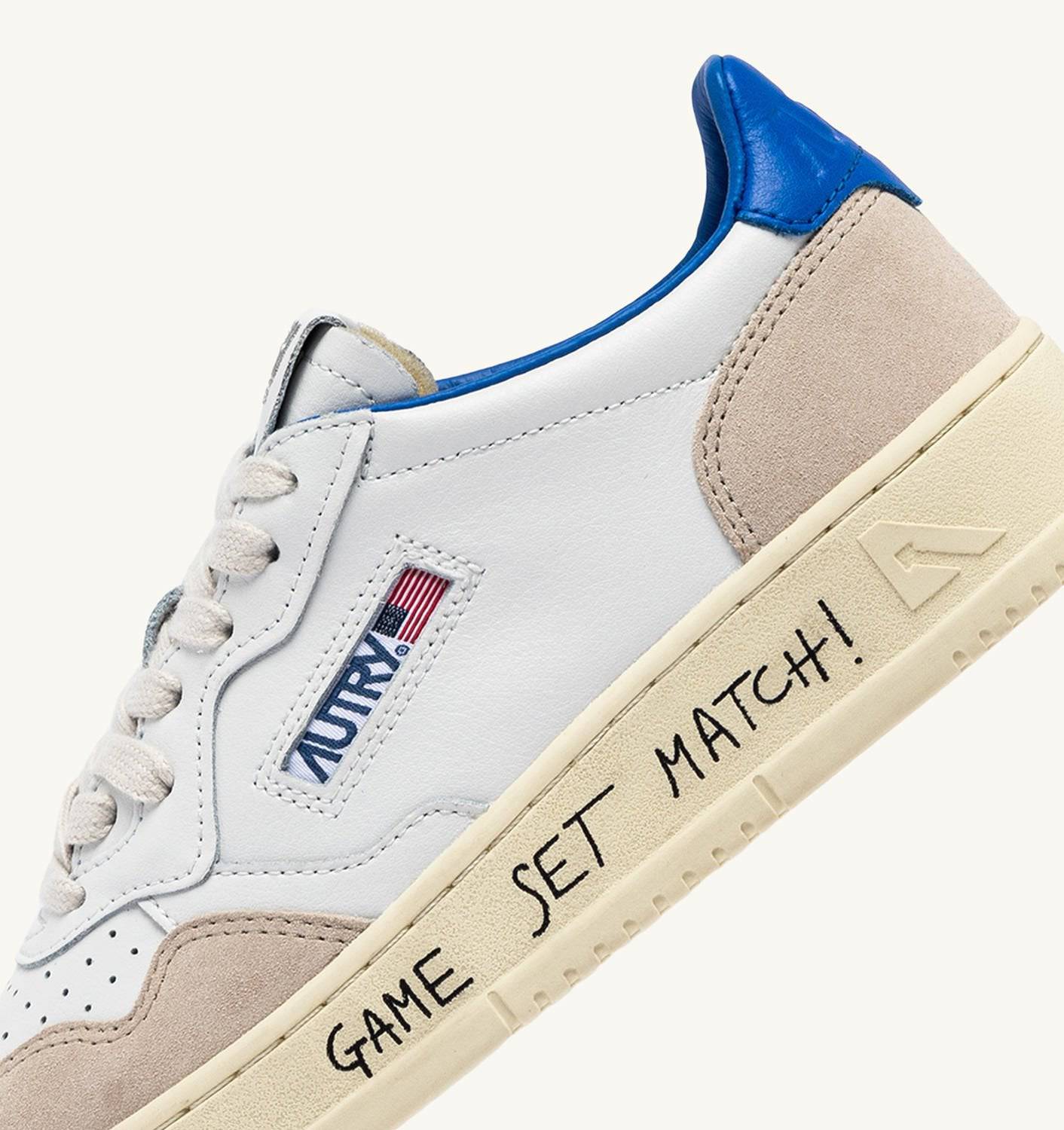SNEAKERS MEDALIST LOW IN PELLE E SUEDE BIANCA E PALACE BLUE CON LETTERING