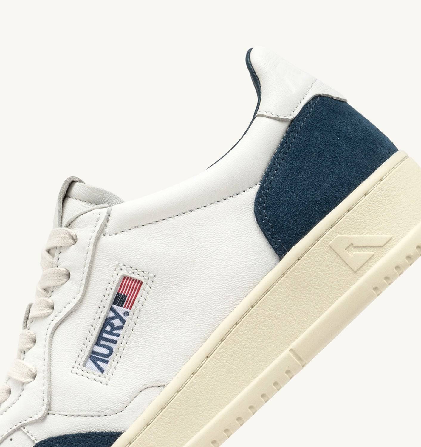 SNEAKERS MEDALIST LOW IN PELLE E SUEDE COLORE BIANCO E CAPRI