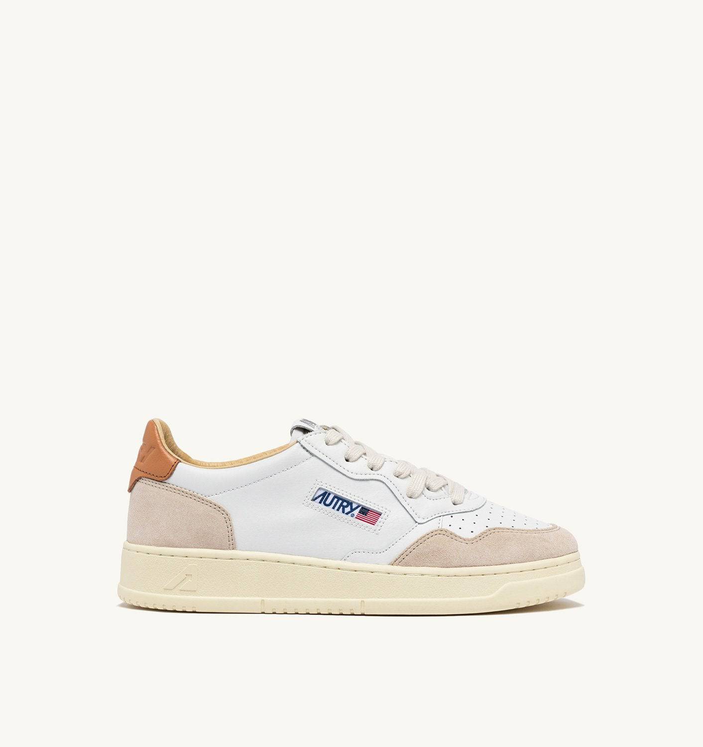 SNEAKERS MEDALIST LOW IN PELLE E SUEDE COLORE BIANCO E SANDSTORM