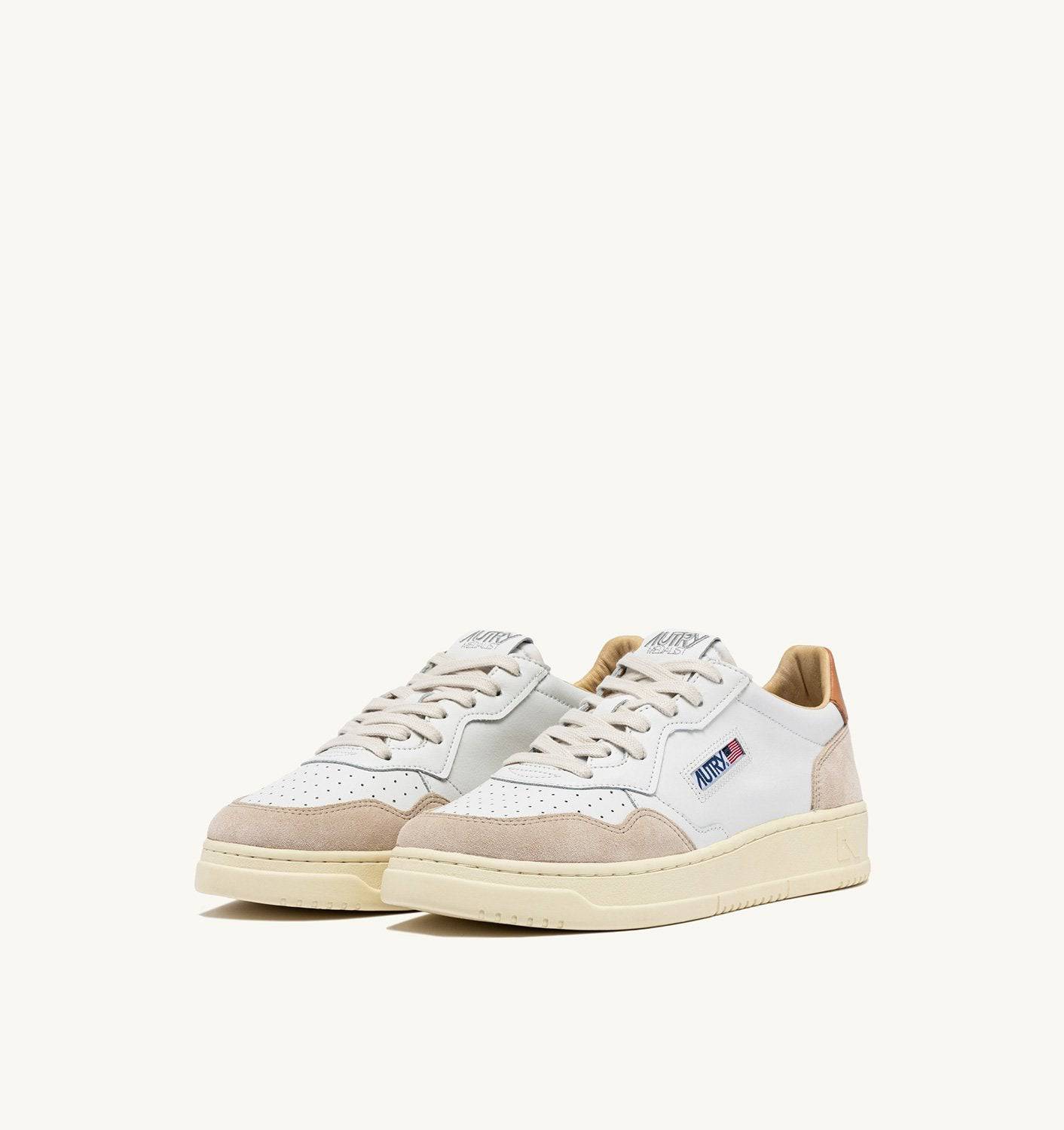 SNEAKERS MEDALIST LOW IN PELLE E SUEDE COLORE BIANCO E SANDSTORM