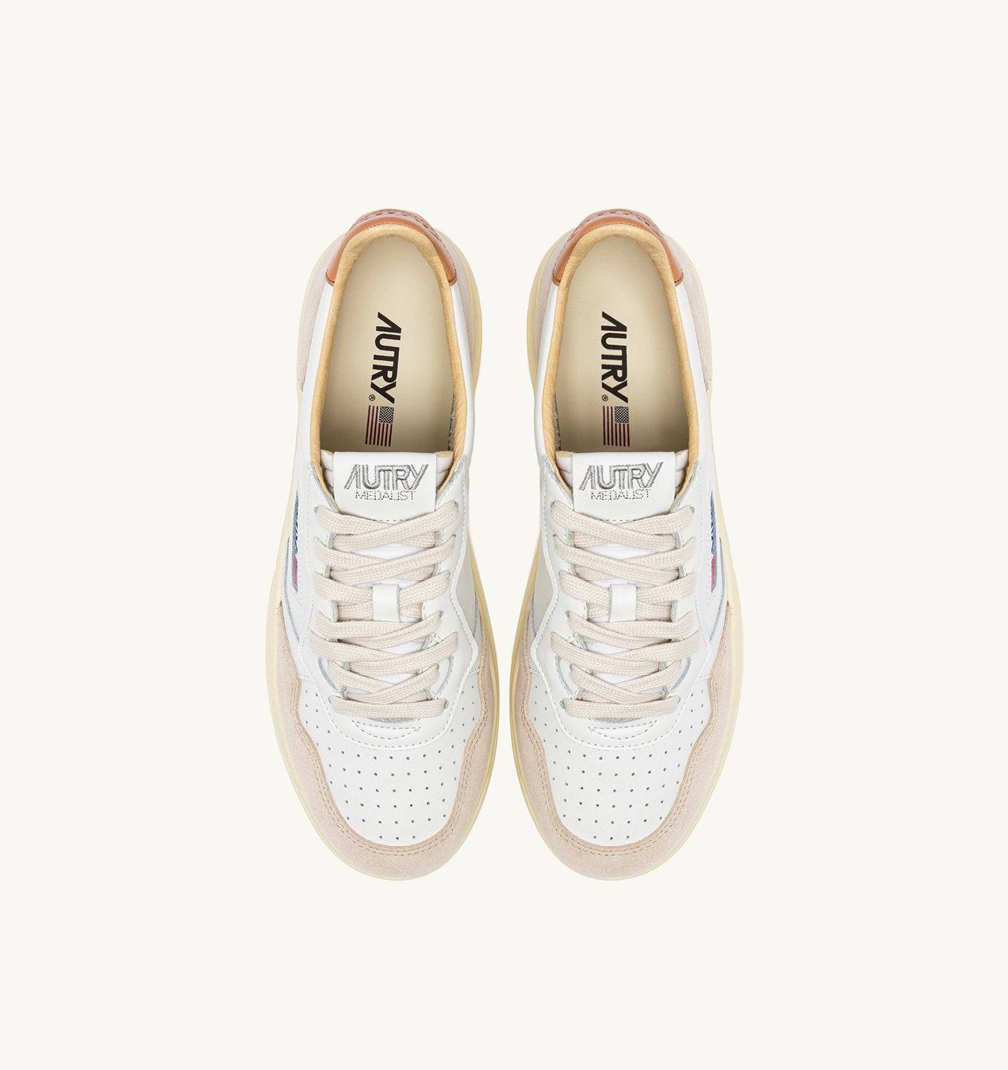 SNEAKERS MEDALIST LOW IN PELLE E SUEDE COLORE BIANCO E SANDSTORM