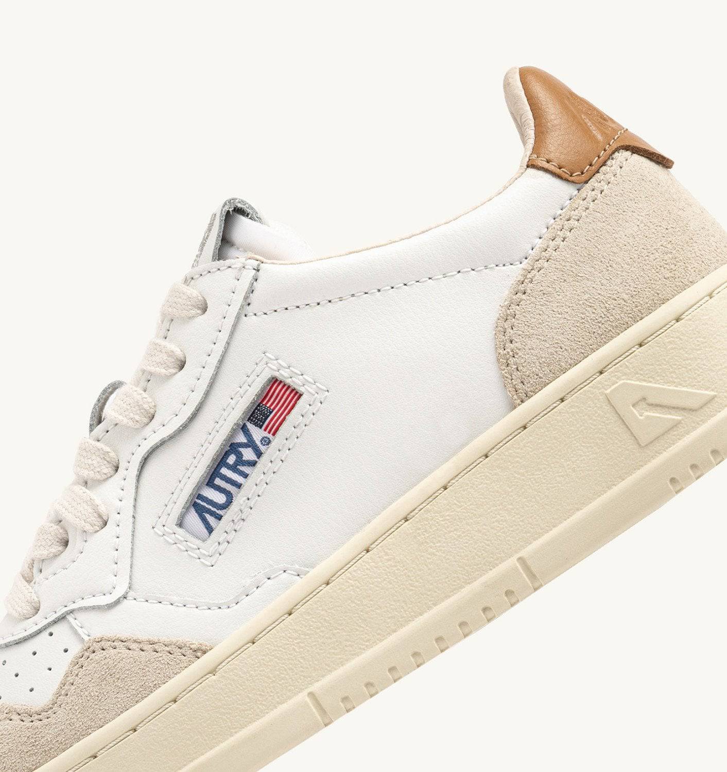 SNEAKERS MEDALIST LOW IN SUEDE E PELLE BIANCA E BROWN SUGAR