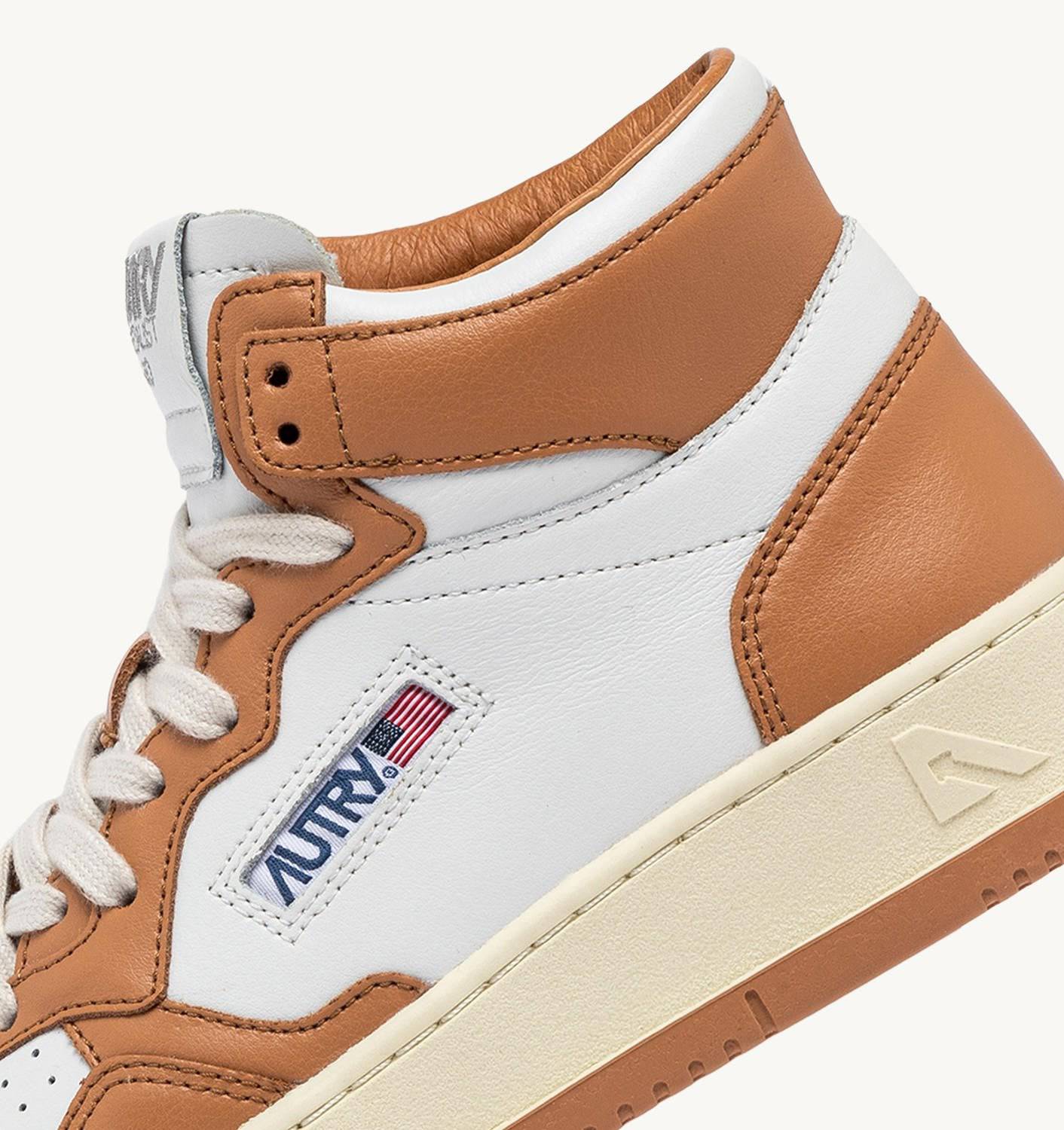 SNEAKERS MEDALIST MID BICOLOR IN PELLE COLORE BIANCO E SANDSTORM