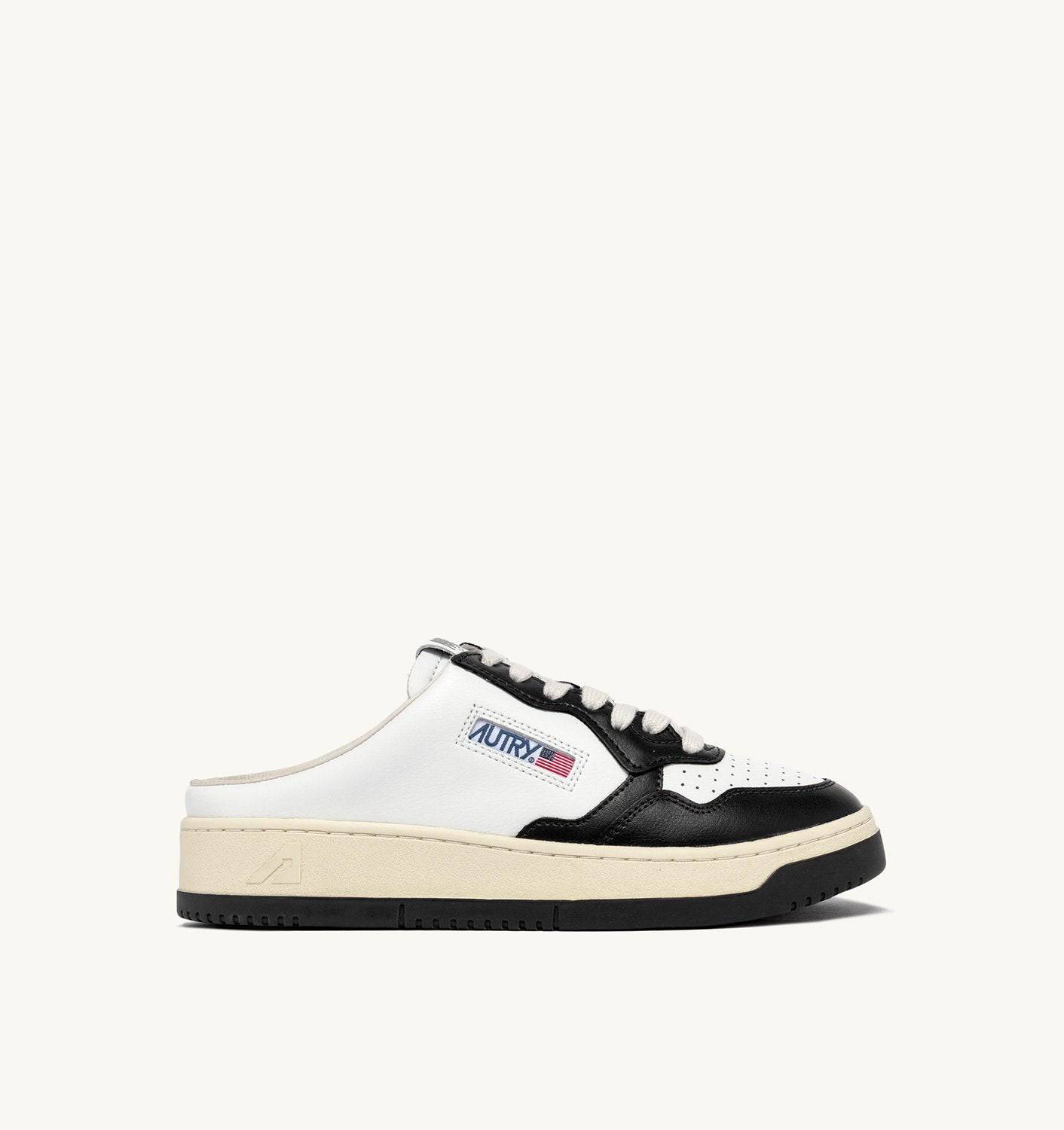 SNEAKERS MEDALIST MULE IN PELLE BIANCA E NERA